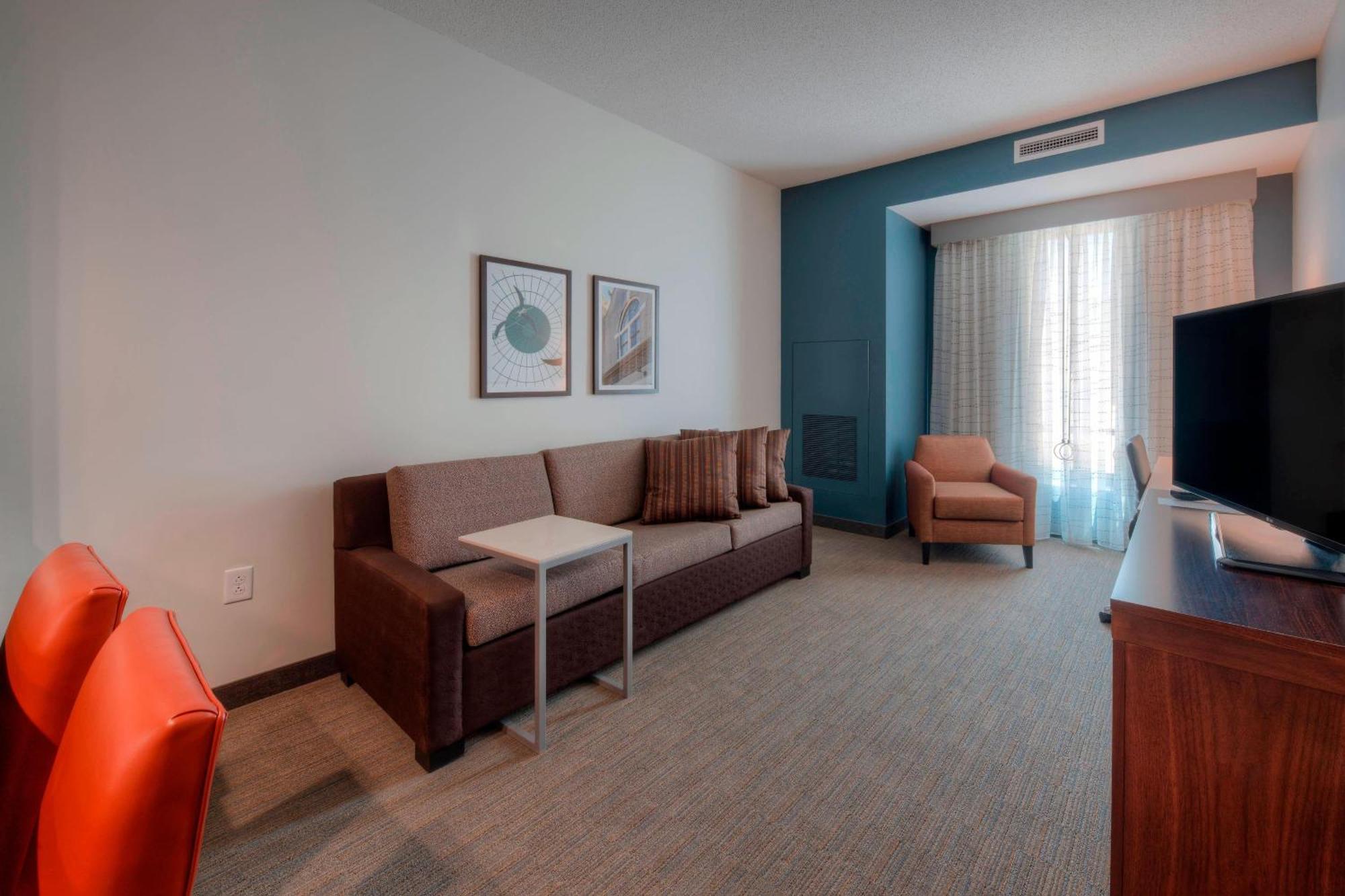 1 Bedroom Larger Suite 2 Queen Sofa bed,1633705108:JPEG
