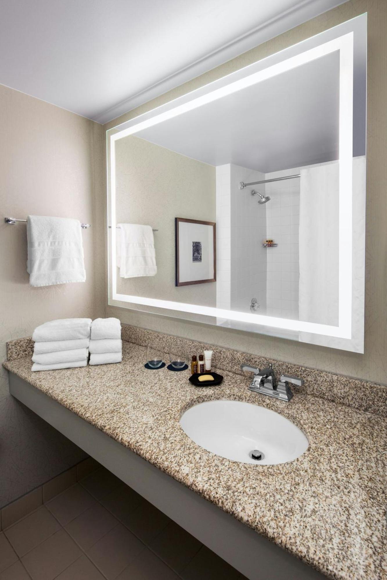 Club lounge access Guest room 2 Queen High floor,1634420672:JPEG