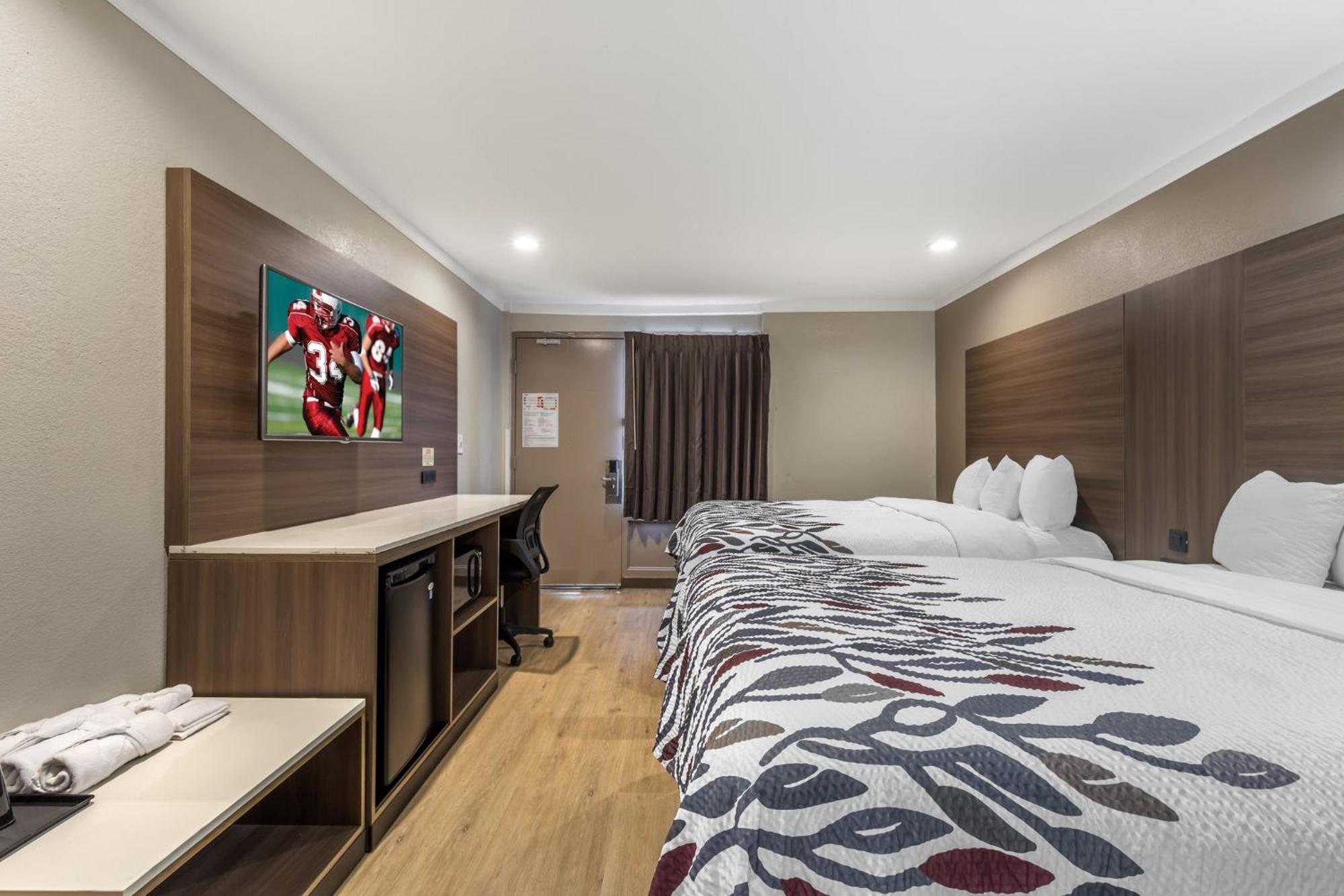 Deluxe Room with Two Queen Beds Disability Access Non-Smoking
