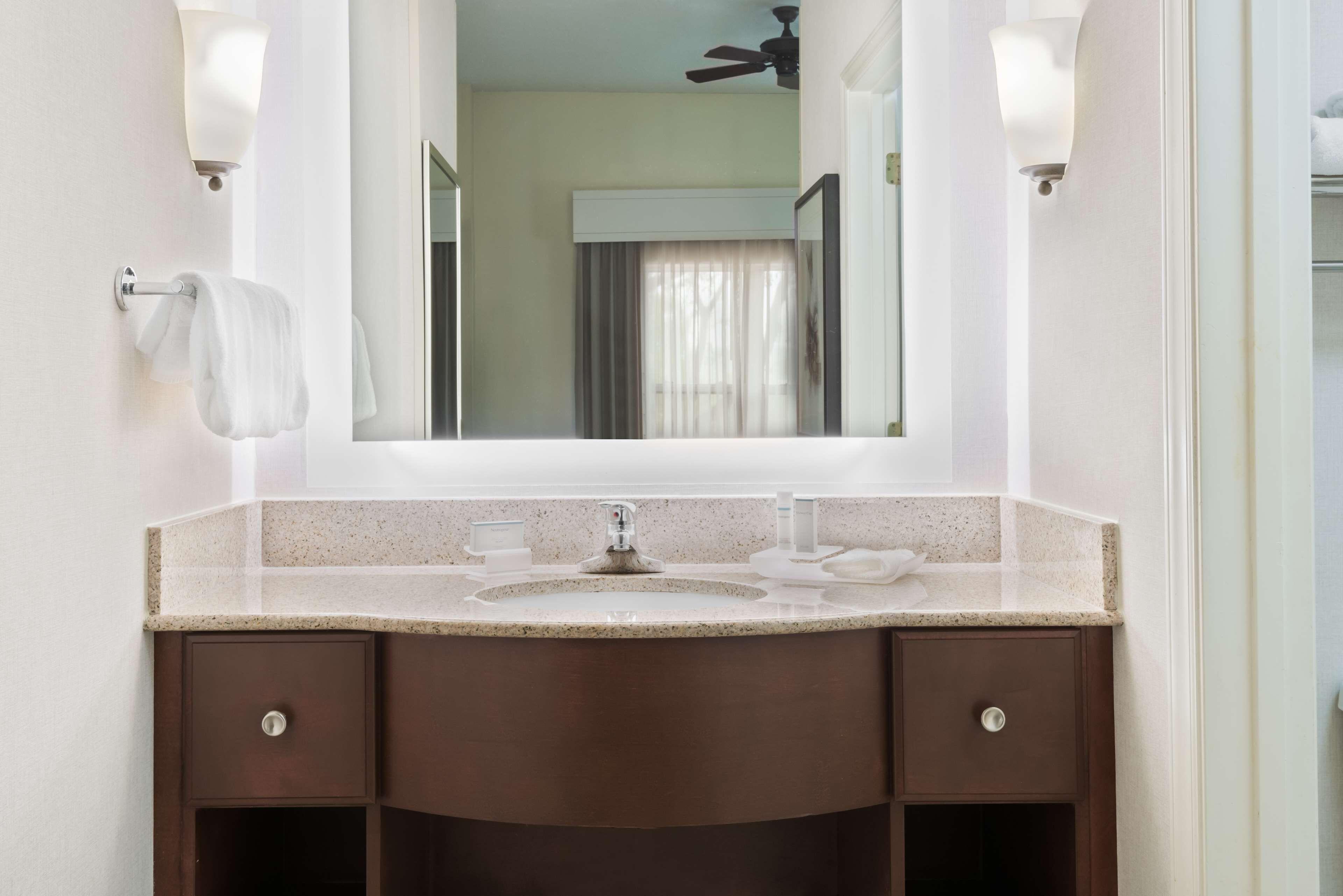 One-Bedroom King Suite Non-Smoking