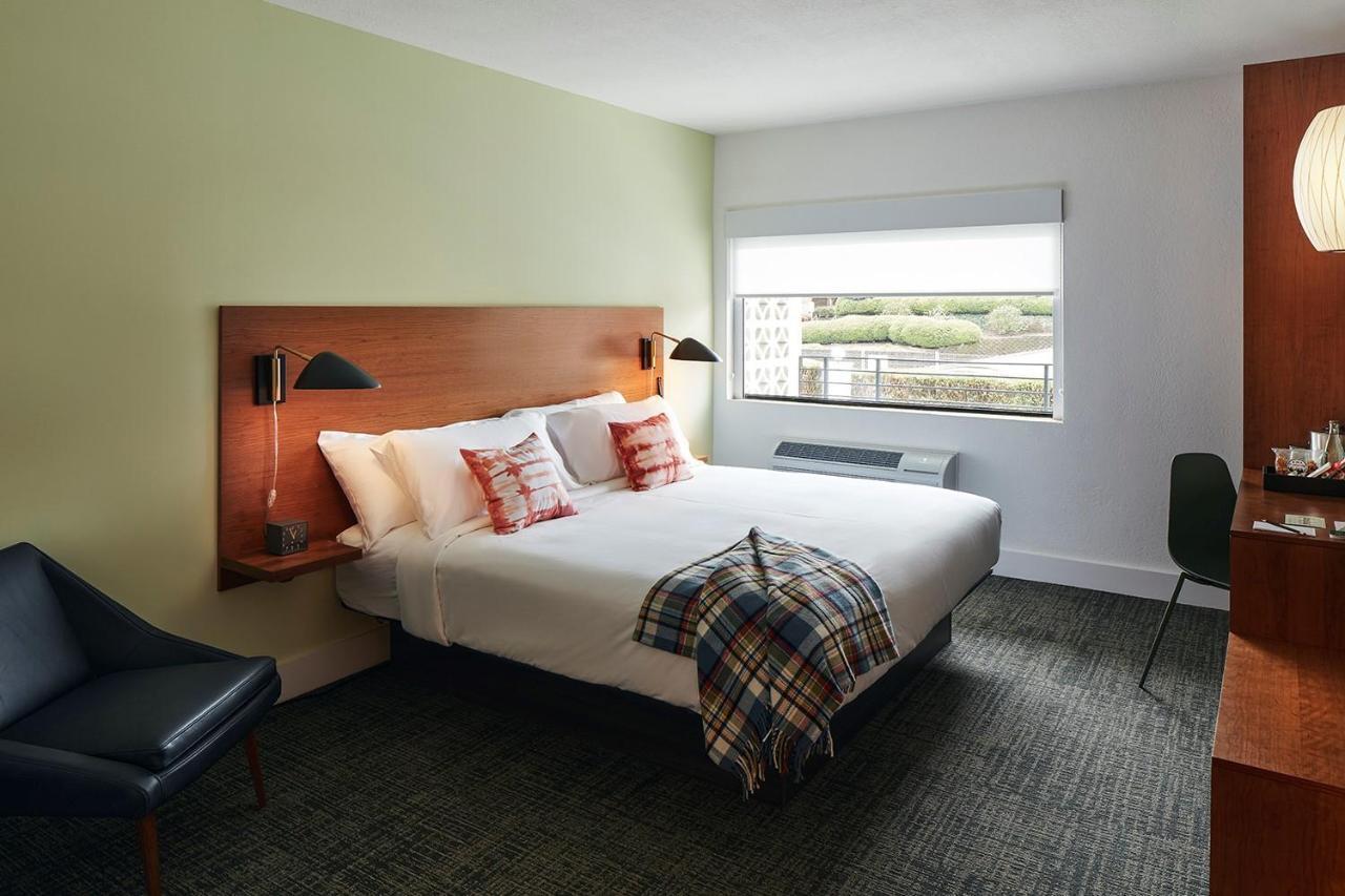 Standard King Room,962104360:JPEG