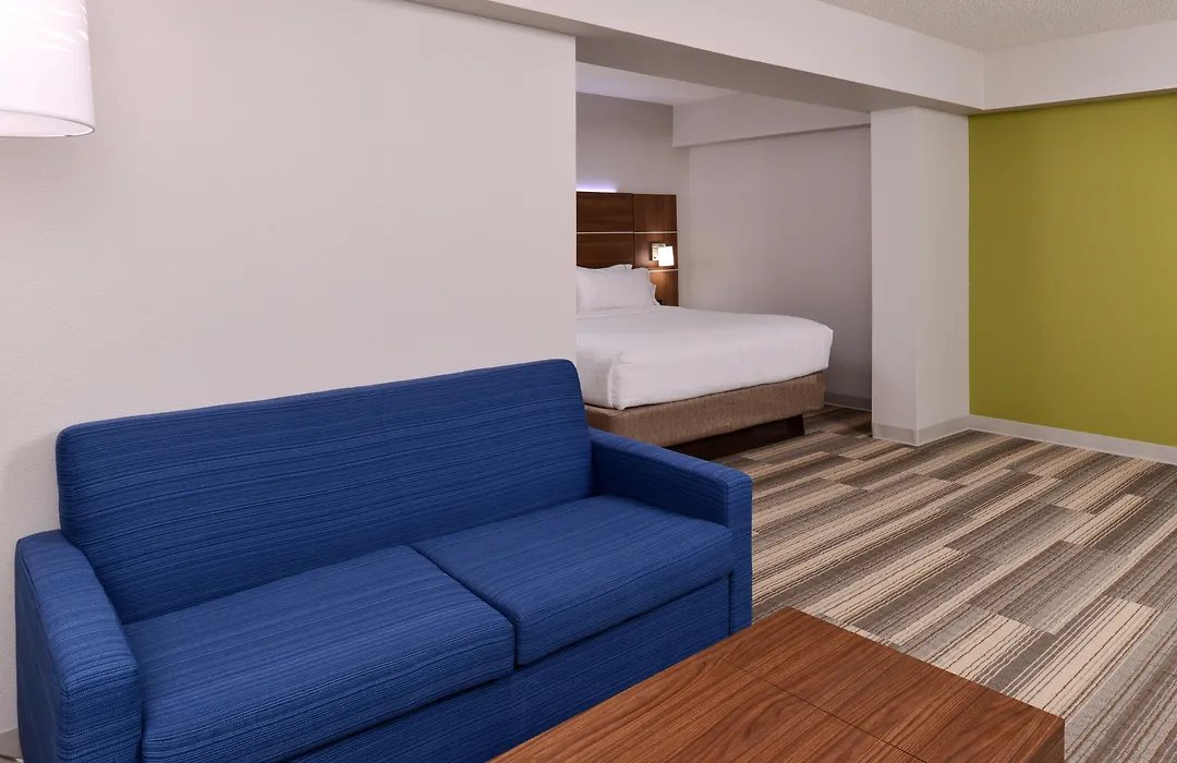 Holiday Inn Express & Suites Raleigh Ne - Medical Ctr Area By Ihg-1