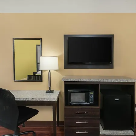 Super 8 By Wyndham Raleigh North East-3
