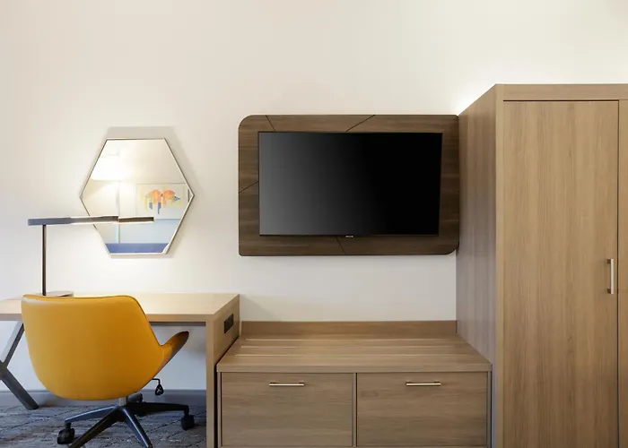 Holiday Inn Express & Suites Raleigh West - Lenovo Center By Ihg